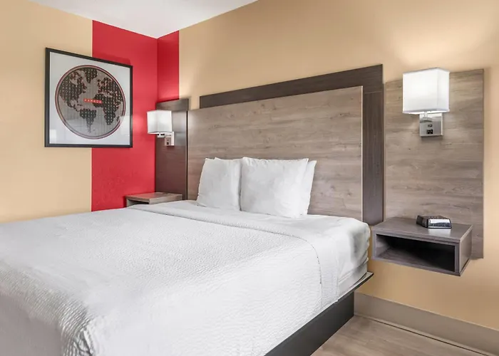 Ramada By Wyndham Minneapolis Golden Valley