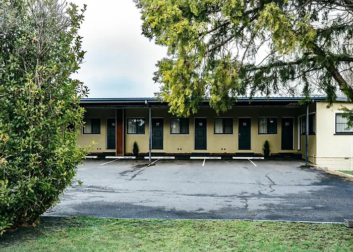 High Street Motor Inn & Steakhouse