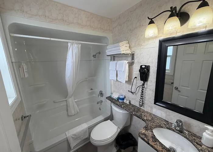 Perth Plaza Inn & Suites
