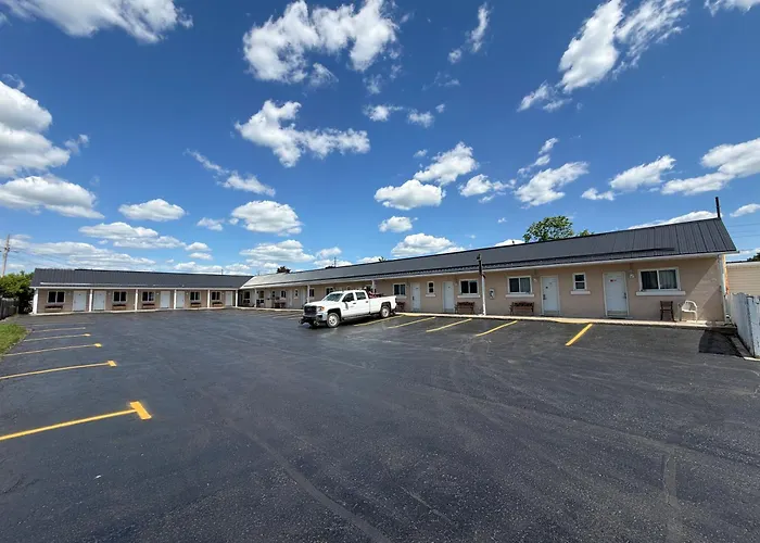 Perth Plaza Inn & Suites