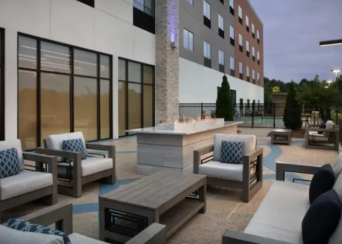 Holiday Inn Express & Sts Mccalla - Birmingham W