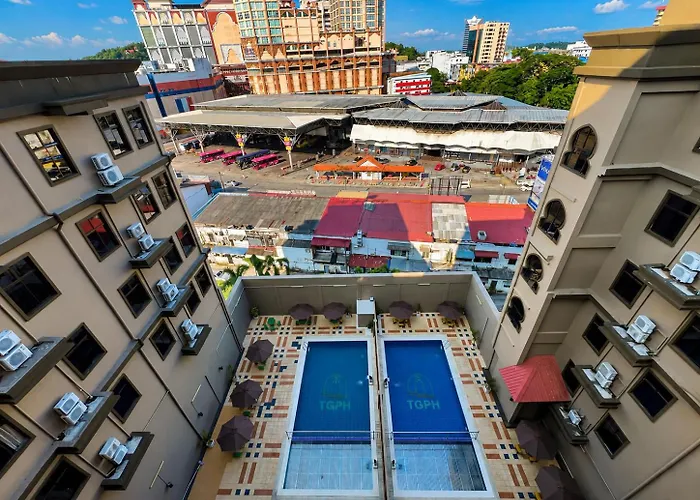 The Grand Puteri Hotel