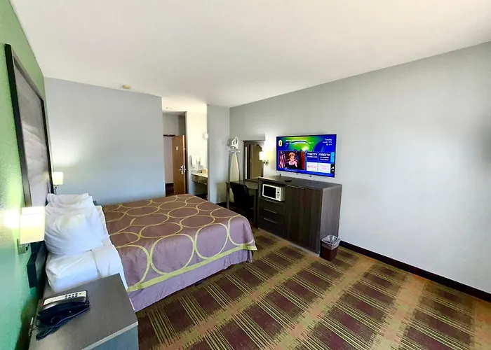 Super 8 By Wyndham Sweet Springs