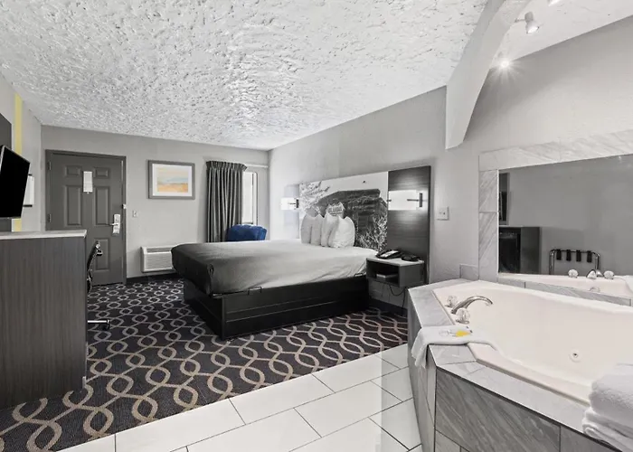 Super 8 By Wyndham Norman West Ok