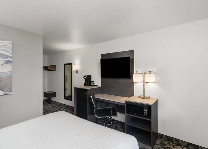 Travelodge By Wyndham Gardiner Yellowstone Park North Entr