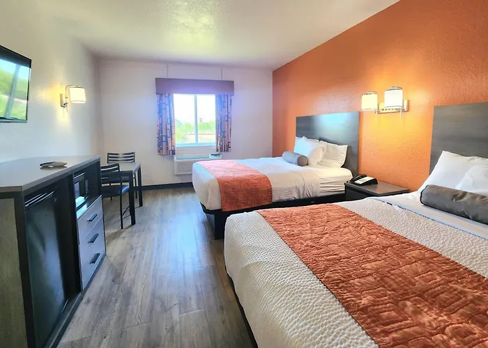 Howard Johnson By Wyndham Galveston