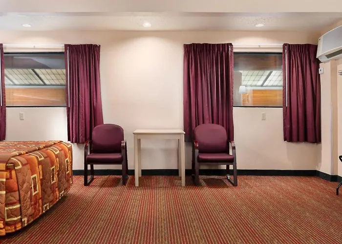 Grand Marquis Waterpark Hotel & Suites