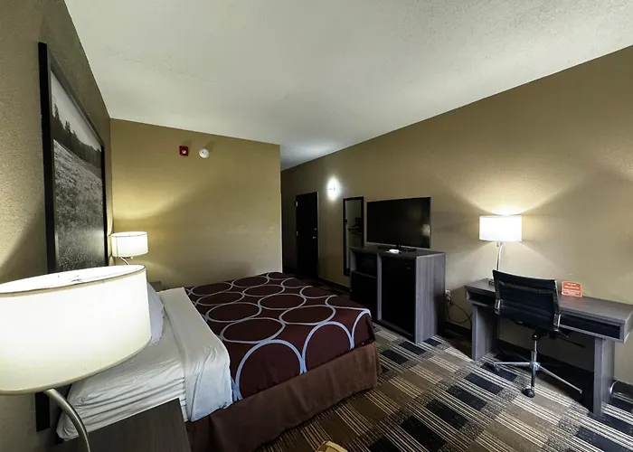 Super 8 By Wyndham Conway