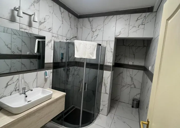 Hotel Bibic Es Tueskevar Etterem Es Horgaszto
