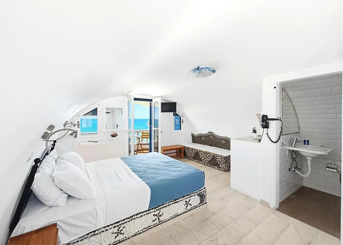 Stavros Beachfront Domes By Booking Kottas