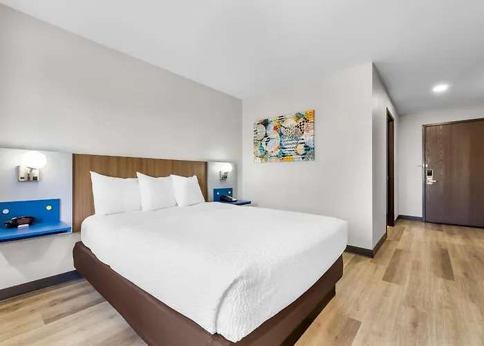 Microtel Inn & Suites By Wyndham Prairie Du Chien