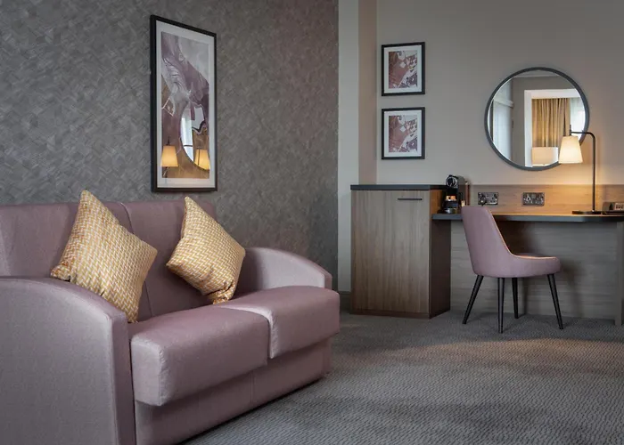 Doubletree By Hilton Dartford Bridge