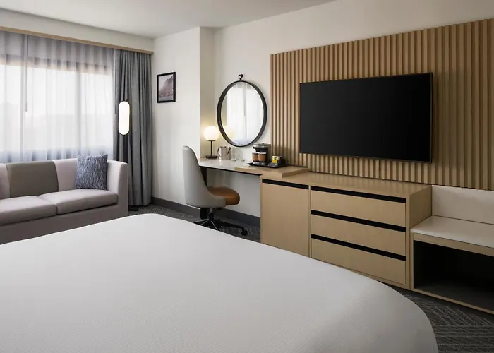 Doubletree By Hilton Fort Lee/George Washington Bridge