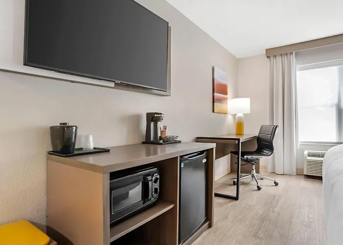 Comfort Inn & Suites Dothan Northside Plaza
