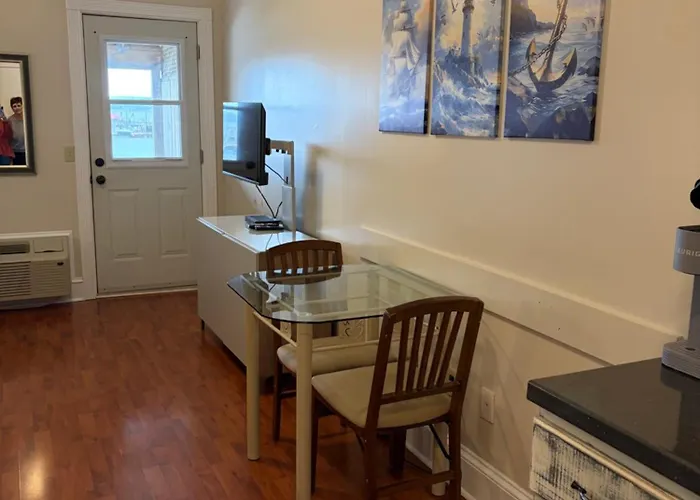 Shoreline Suites
