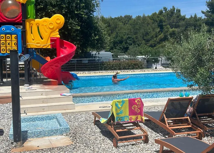 Jacuzy Camper Lilou A'Marie