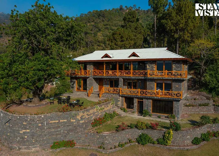 Stayvista'S Mountain Mirage - 4Bhk Mountain-View Villa With Home Theatre