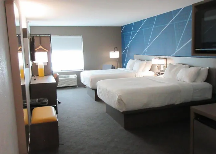 Comfort Inn & Suites Grand Forks Near Alerus Center