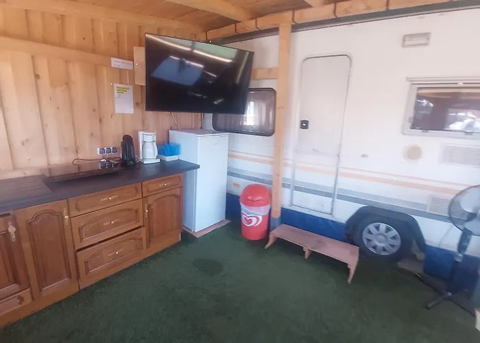 GyenesCamping Wohnwagen Knaus 1 Rechts