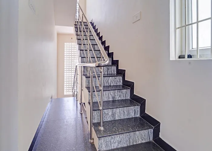 Hotel O Royal Residency