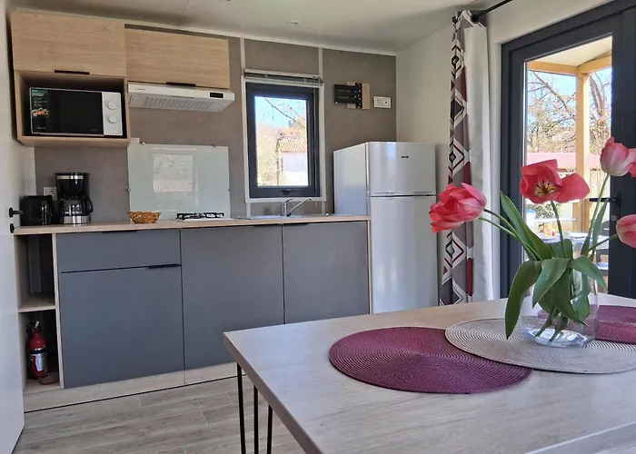 Camping Sud Aveyron Dans Le Rougier