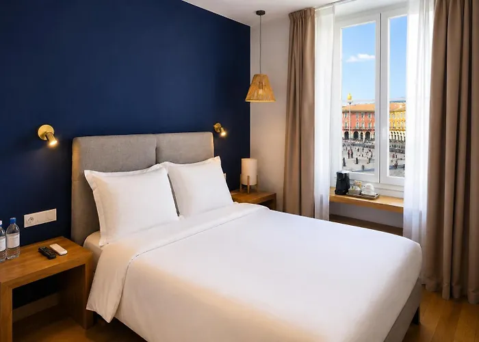 Hotel De La Mer
