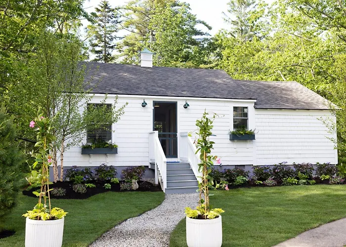 The Lodge On The Cove