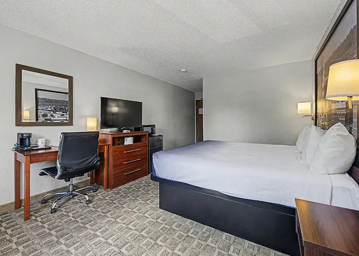 Super 8 By Wyndham Dubuque