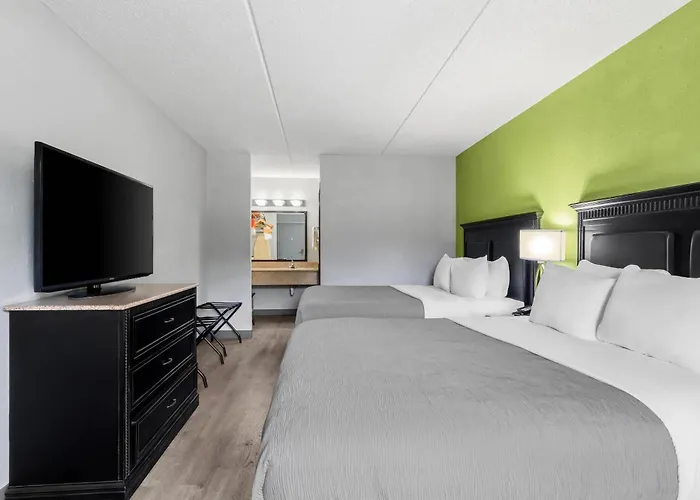 Quality Inn & Suites Gibsonia - Pittsburgh North