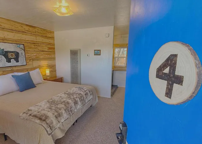 Mokee Motel