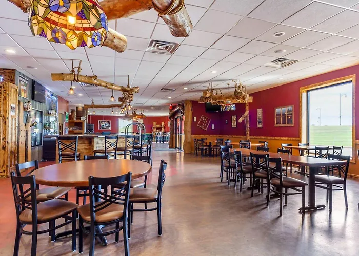 Econo Lodge Inn & Suites Brookings