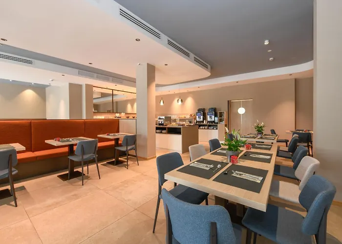 Petit Hotel