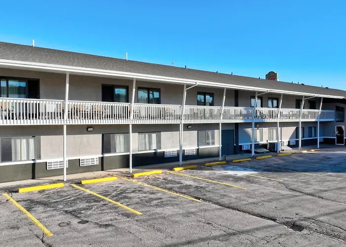 Super 8 By Wyndham Sturgis