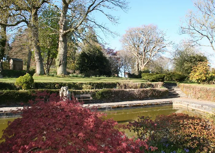 Two Bedroom Lodge & Hotel Rooms In The Country - Restaurant Bar Onsite