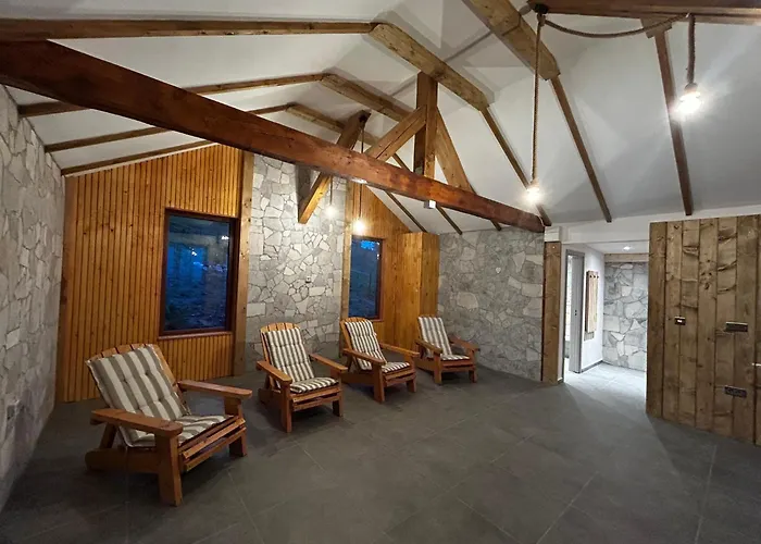Tiarra Mountain Lodge