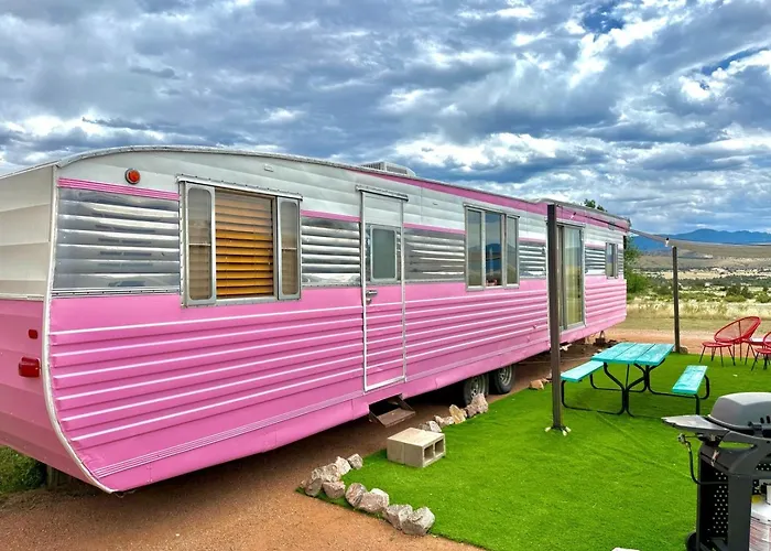 Starlite Vintage Resort