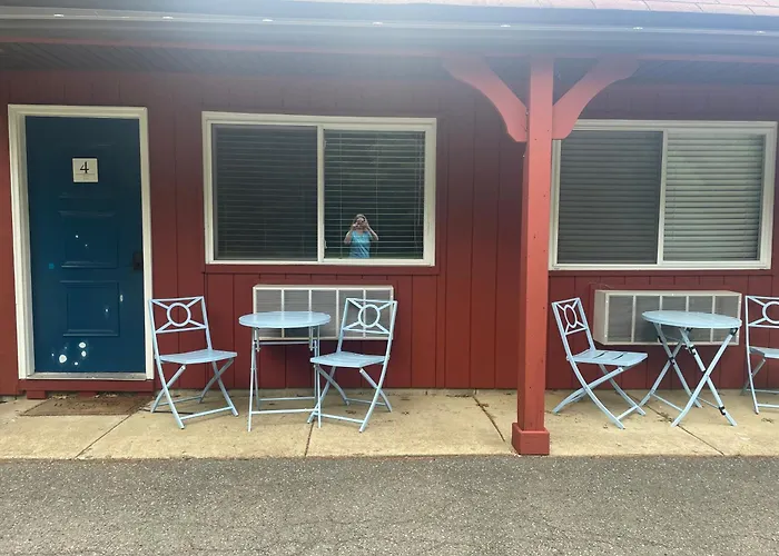 Sweet Forest Breeze, A Cook Forest Inn
