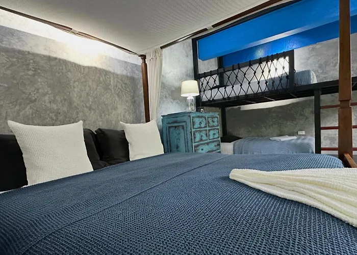 Baan Heaven / Patong Beach Pool Villa Sleeps Up To 15