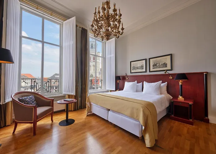 Grand Hotel En Residence De Draak