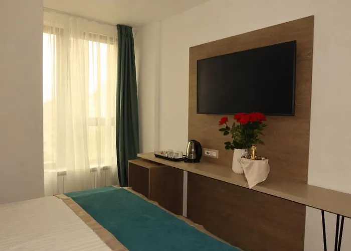 Central Plaza Hotel---Free Parking