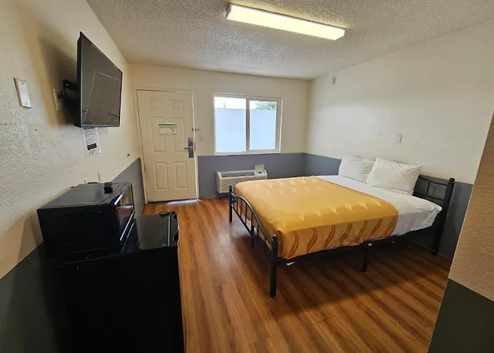 Bridgeview Hotel