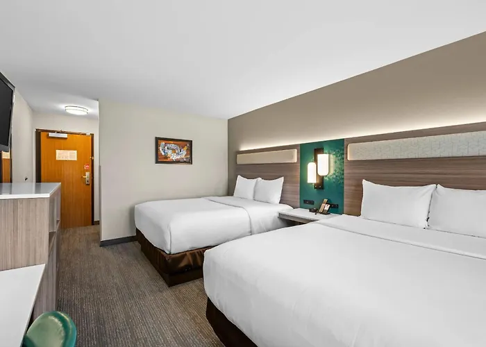 Econo Lodge Inn & Suites Santa Fe South