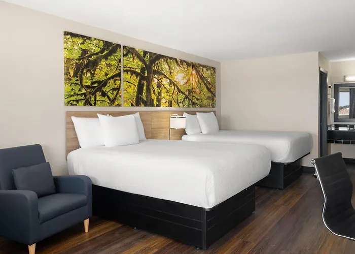 Days Inn & Suites By Wyndham Byram
