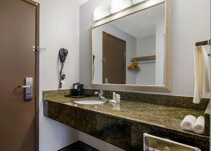 Quality Inn & Suites Silverdale Bangor-Keyport