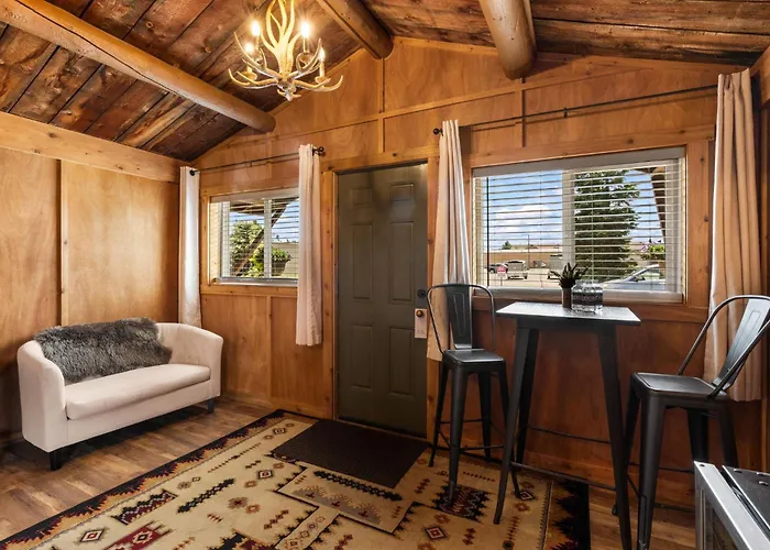 Elkhorn Cabins And Inn
