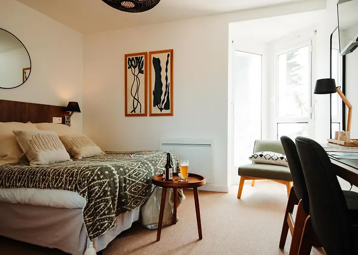 Logis Hotel De La Pointe Du Cap Coz