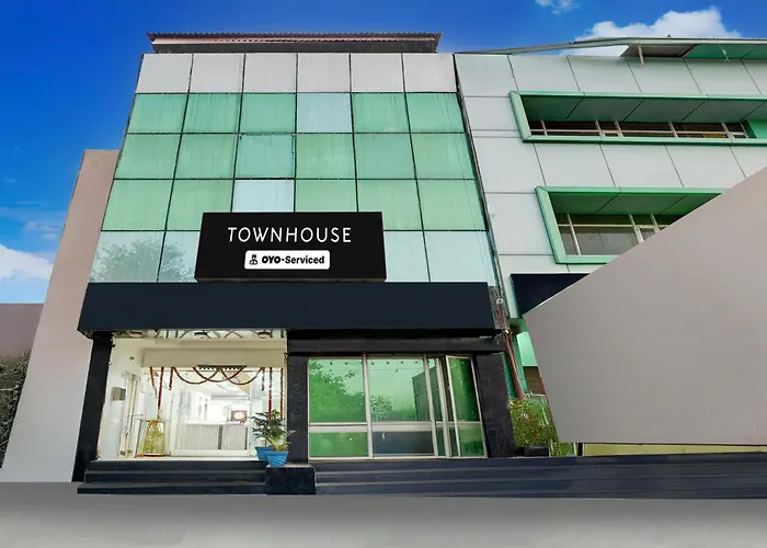Super Townhouse By Oyo Mohali Bus Terminal Formerly Hotel Hm Crystal