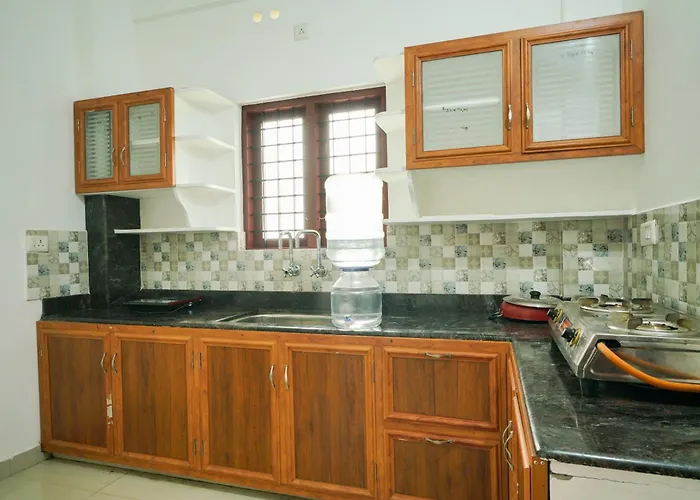 Oyo Vattekad Residency