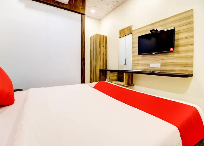 Oyo Flagship Hotel Qubic