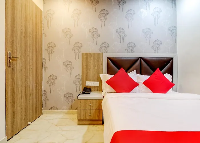 Oyo Flagship Hotel Qubic
